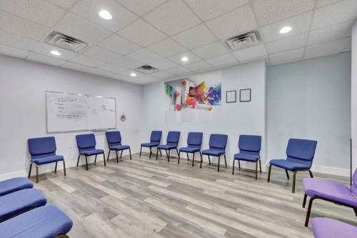 Clinical facility group therapy room